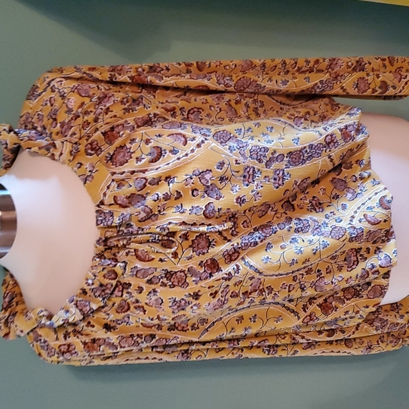 Floral l/s blouse, elastic at waist  and elastic end of sleeve w/ruffle - Picture 1 of 5